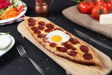 Sucuklu Kaşarlı Pide - Taşfırın Eyvan Tuzla